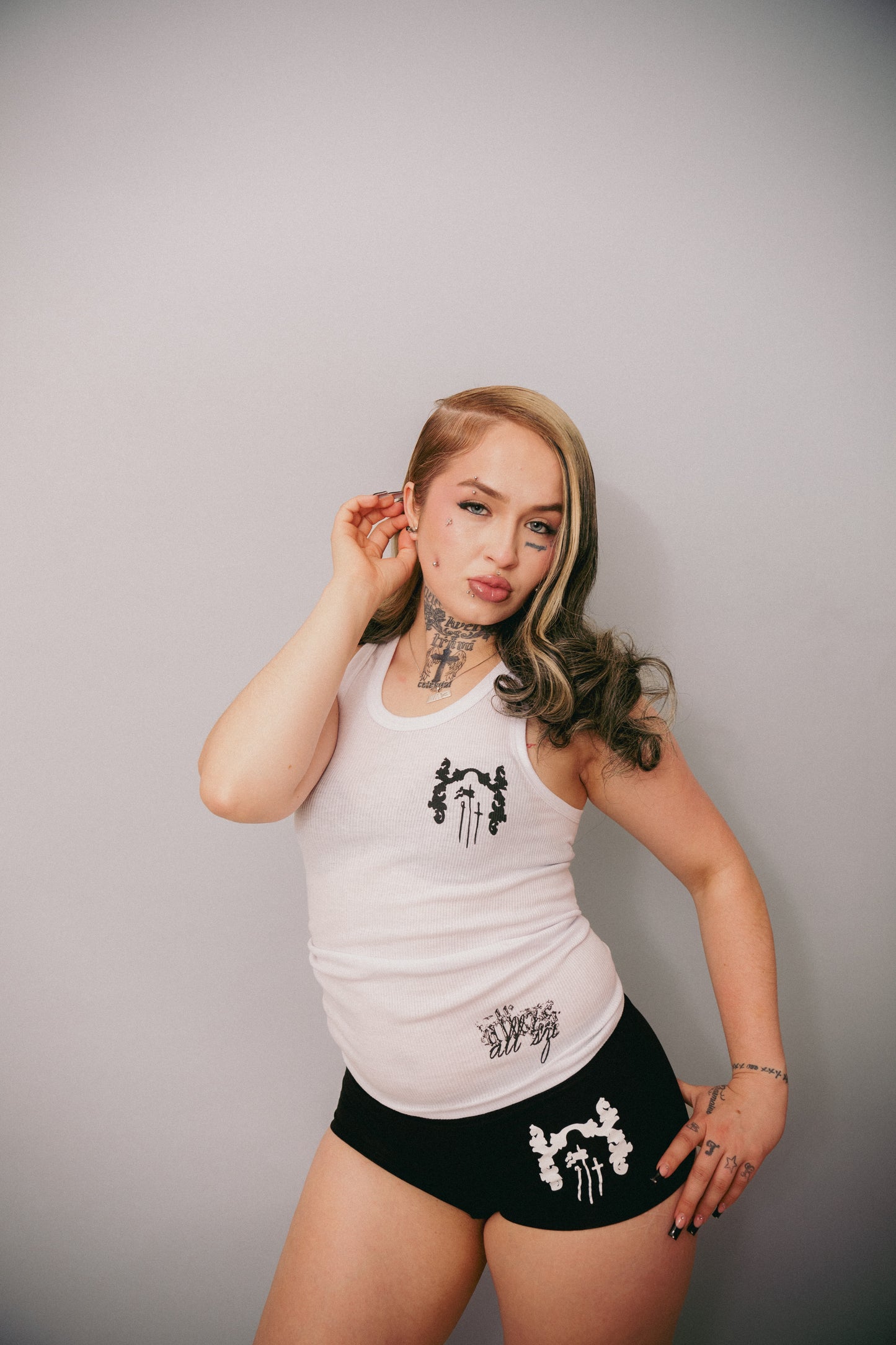 women’s introduction set.